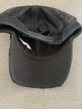 Load image into Gallery viewer, Husets Black Distressed Logo Snapback
